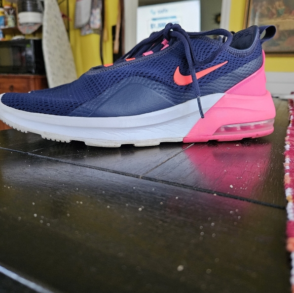 COPY - GUC NIKE AIR MAX MOTION 2 - Picture 5 of 6